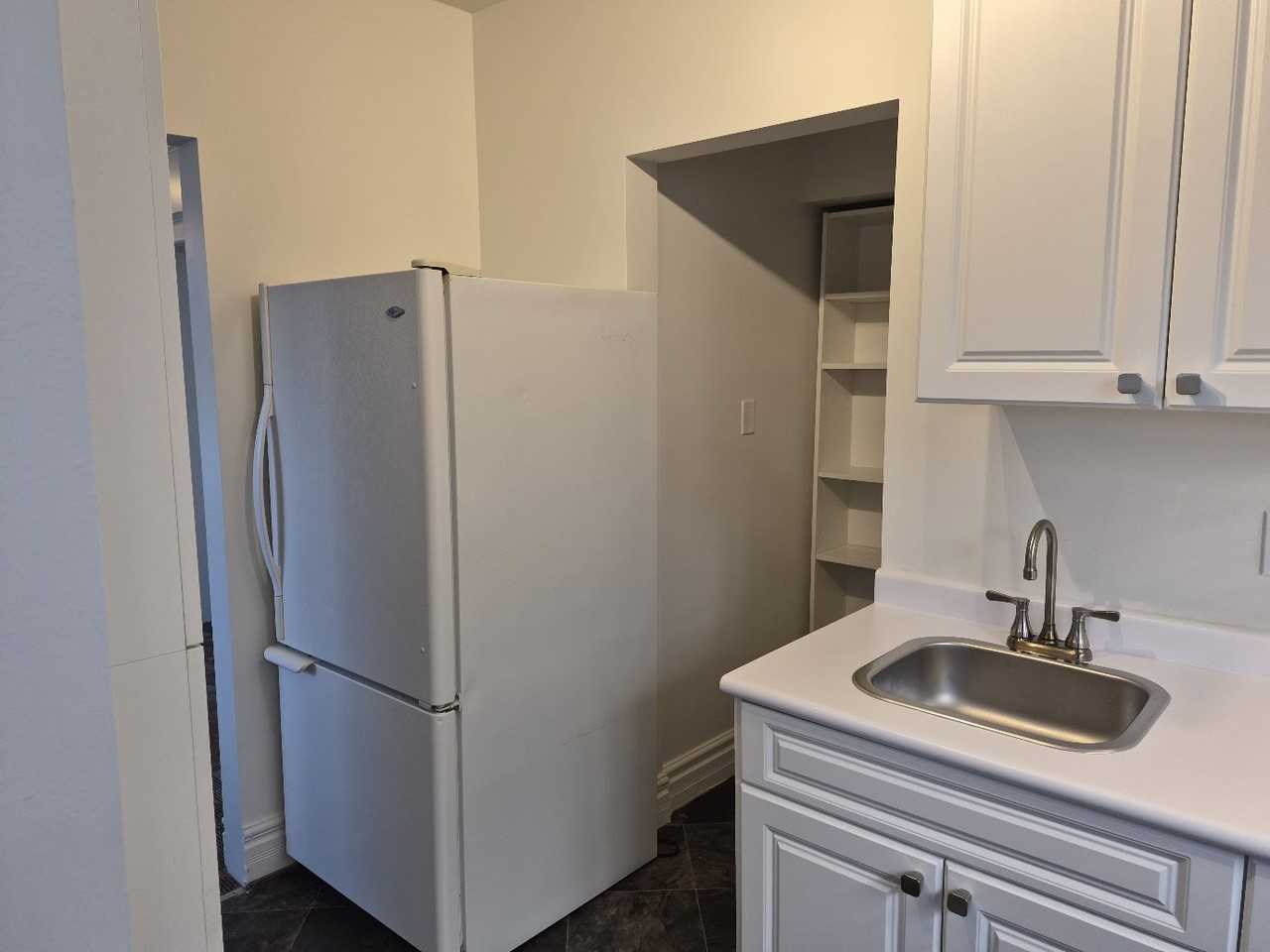 11 Colborne Street West #Main - Photo 3 of 10