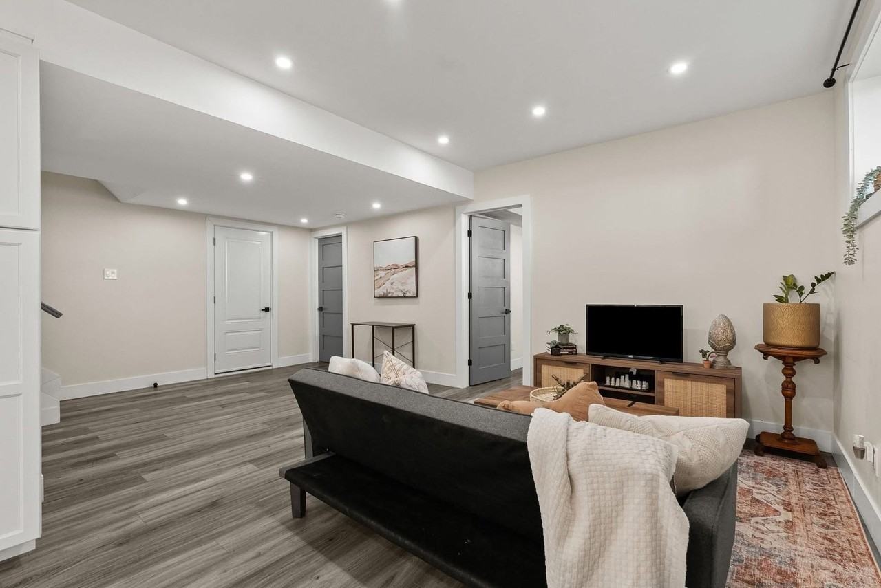 71 Cayer St - Photo 3 of 7