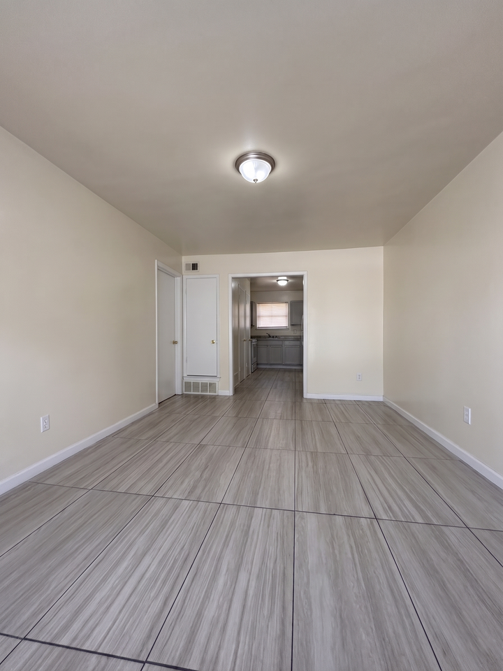 1700 Morlye Pl #1700MP01 - Photo 3 of 13
