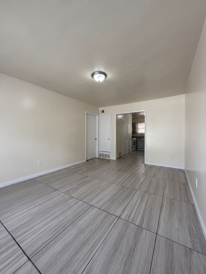 1700 Morlye Pl #1700MP01 - Photo 4 of 13