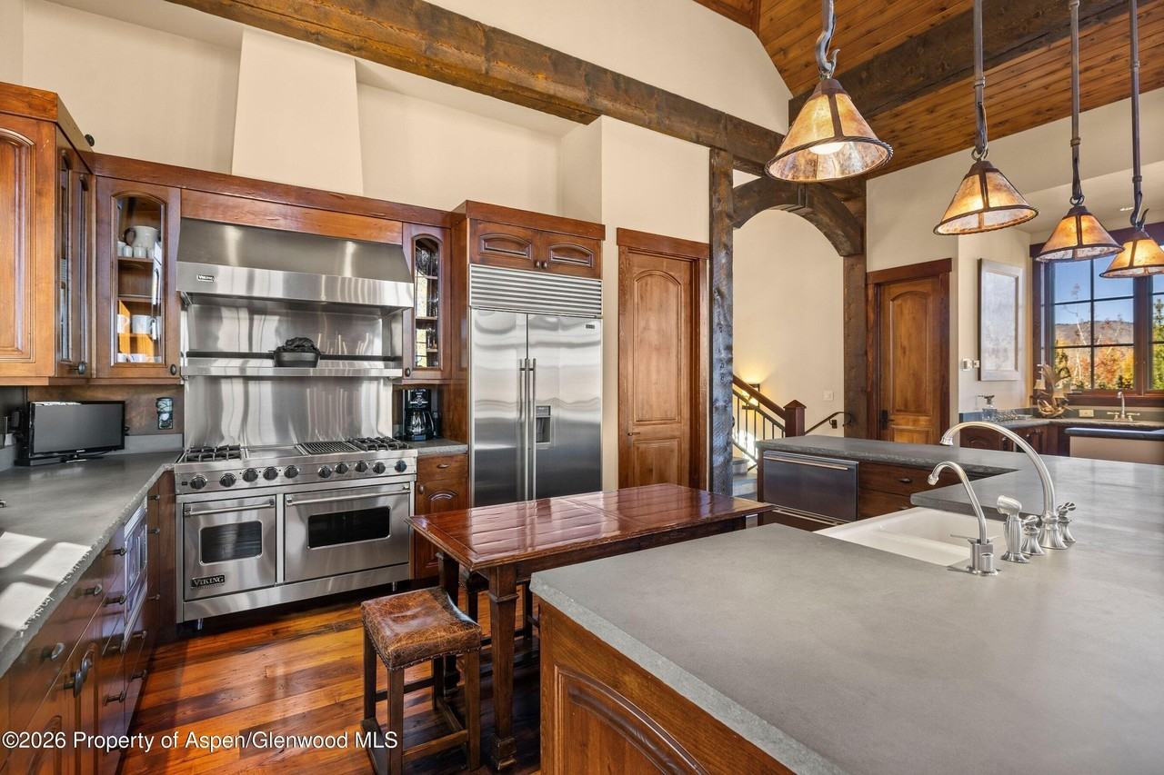 1419 Wood Rd - Photo 6 of 32