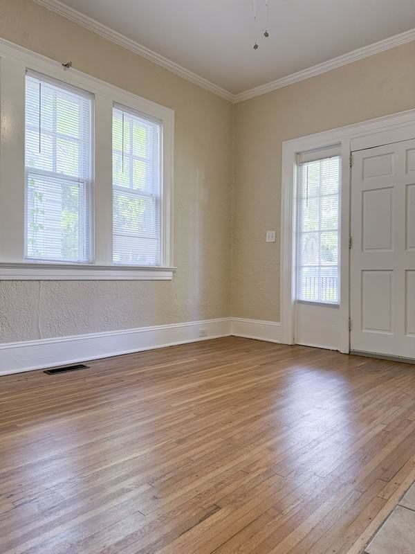 530 Thorn Place - Photo 5 of 36