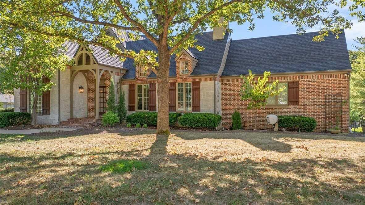 3622 Arbor Rd - Photo 3 of 50