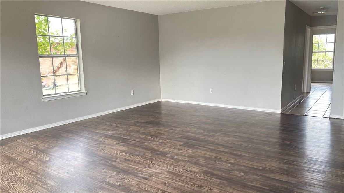 2103 W Roselawn St - Photo 4 of 15