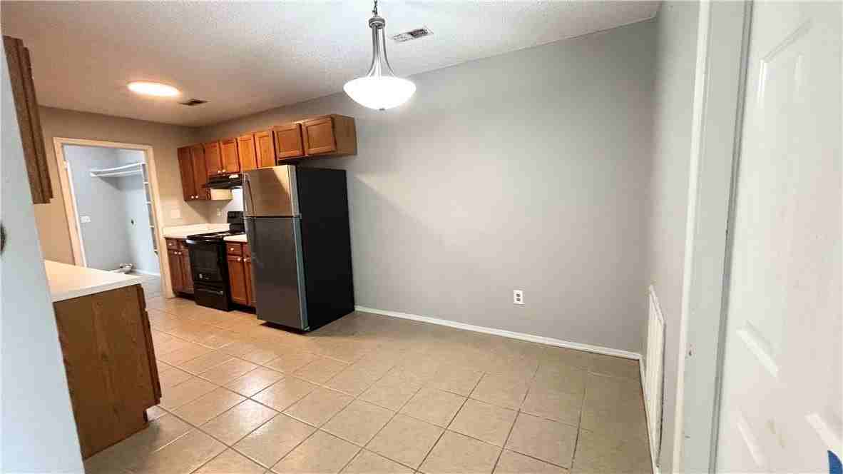 2103 W Roselawn St - Photo 6 of 15