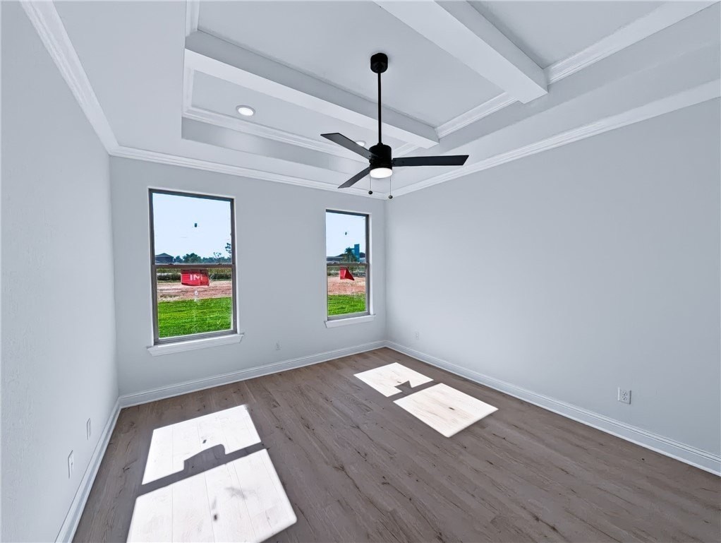 7699 Scenic Valley Ave - Photo 5 of 19