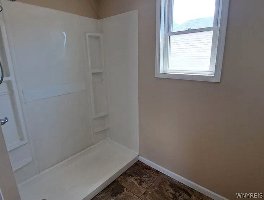 108 Cable St - Photo 7 of 11