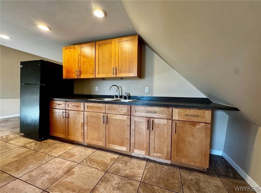 114 Cable St - Photo 4 of 7