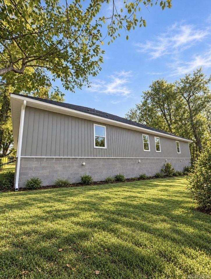 31 Hiland Pl Unit 2 - Photo 4 of 17