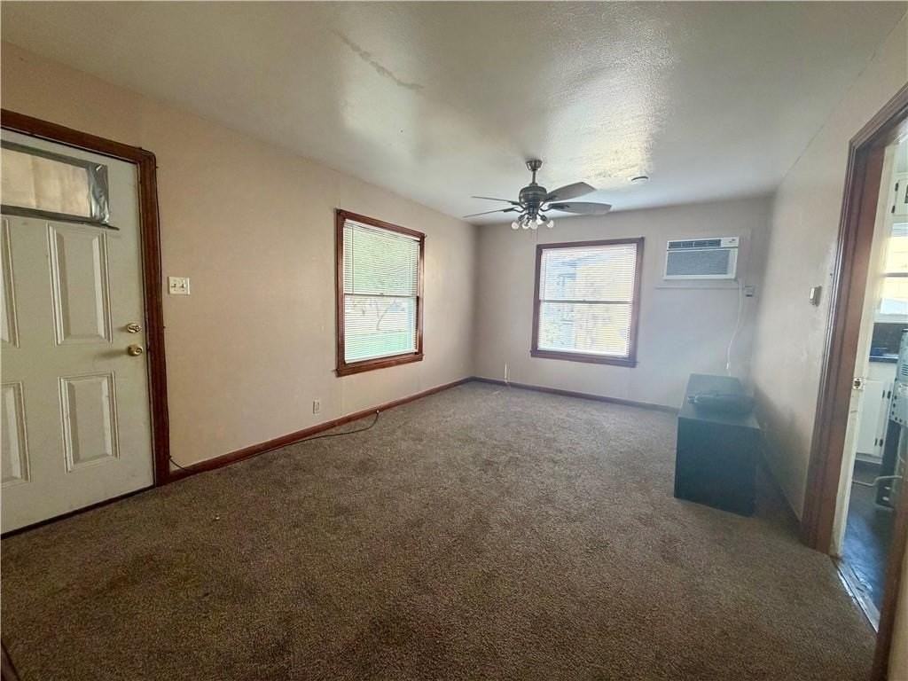 4914 Carroll Ln - Photo 2 of 10