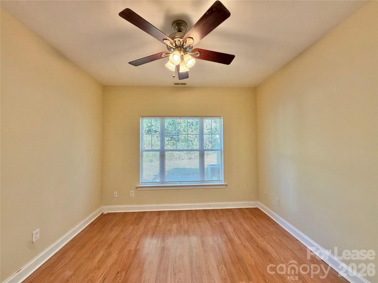 118 Sherman Oaks - Photo 6 of 21