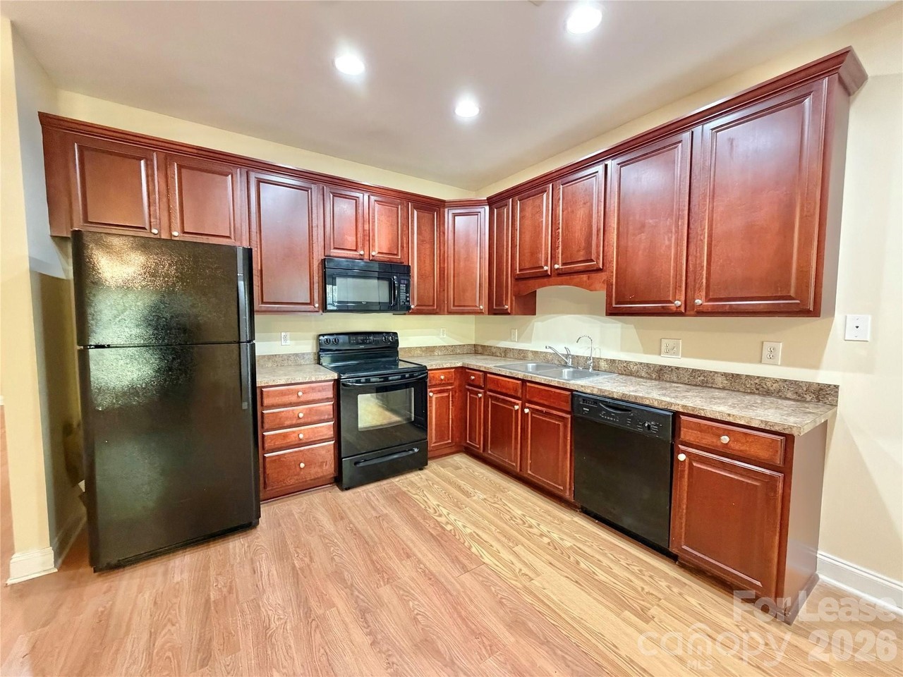 118 Sherman Oaks - Photo 7 of 21