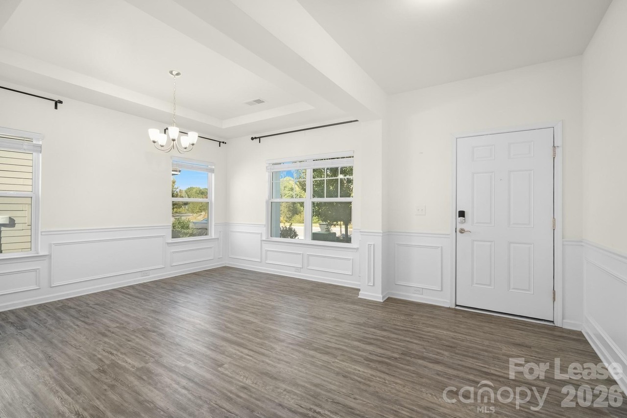 8324 Dumphries Dr - Photo 7 of 39