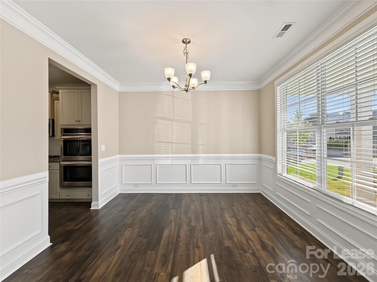 4040 Shadowbrook Rd - Photo 5 of 42
