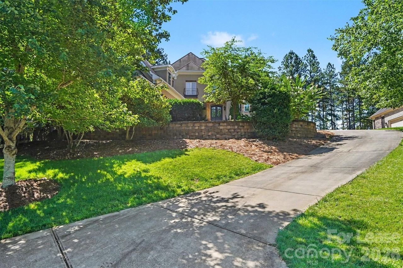 5129 Watermead Ln - Photo 3 of 47