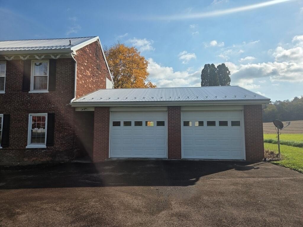 2835 Stutzmantown Rd - Photo 2 of 12