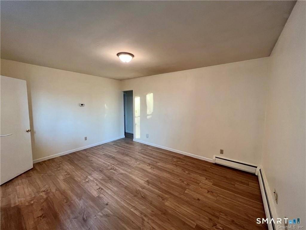 570 Main St #6 - Photo 6 of 17