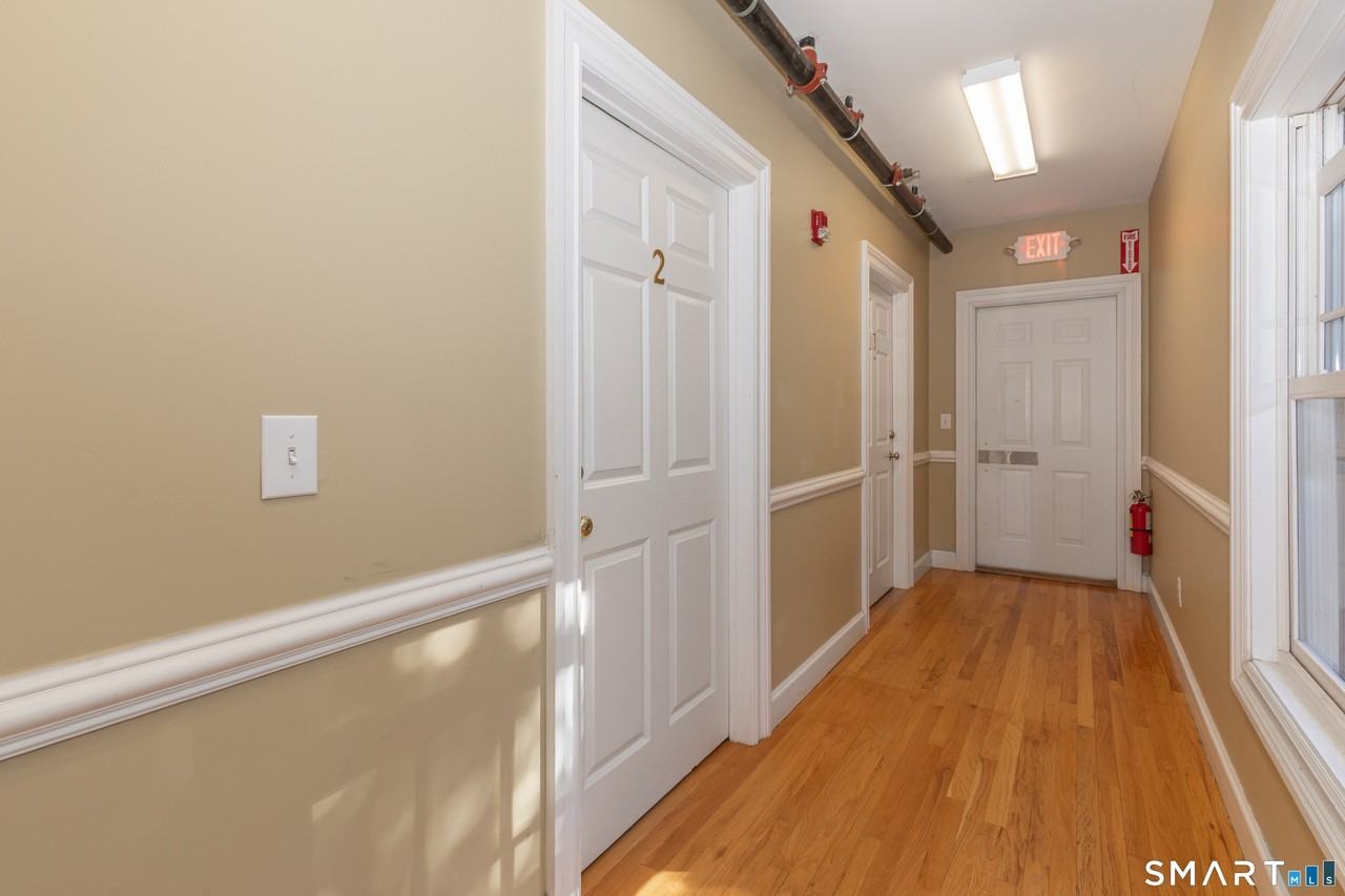 621 Main St #2 - Photo 5 of 31