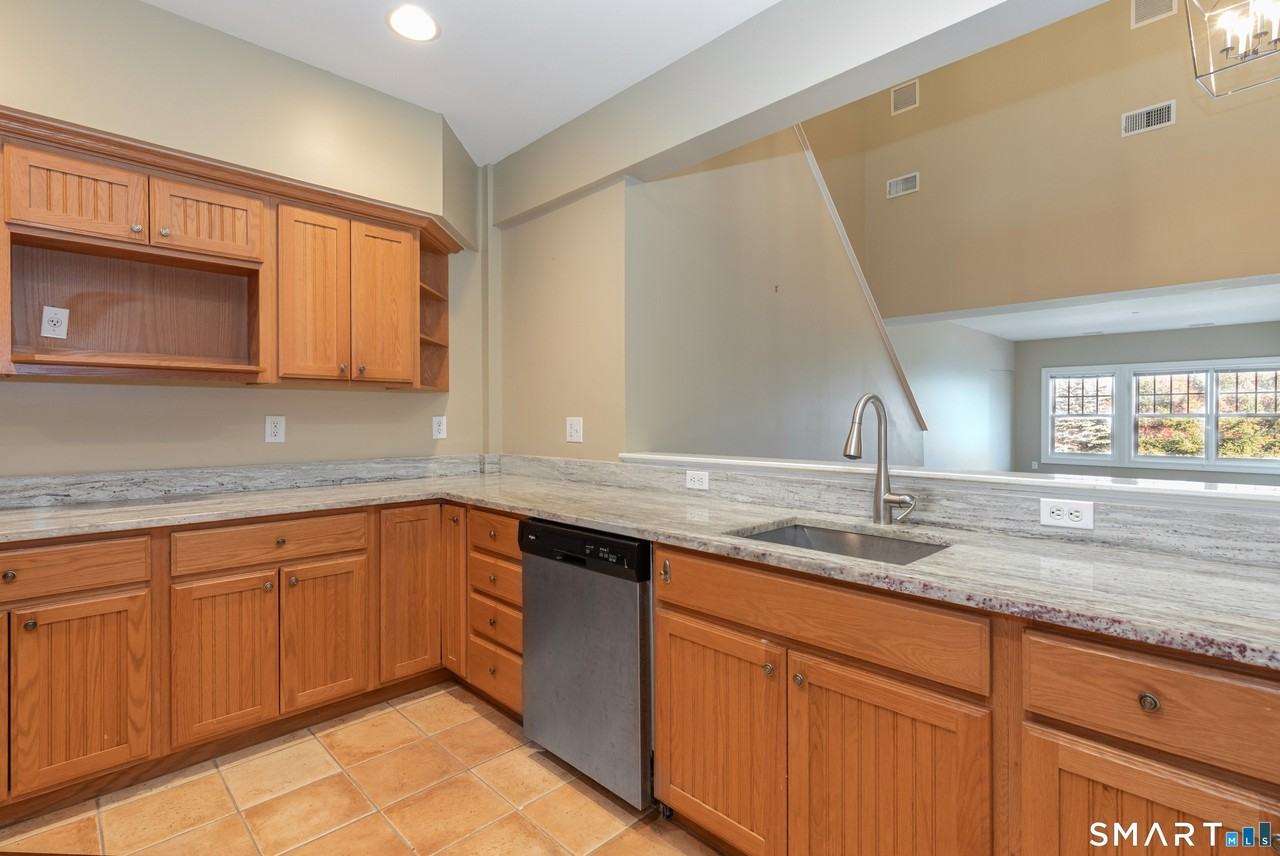 621 Main St #2 - Photo 7 of 31