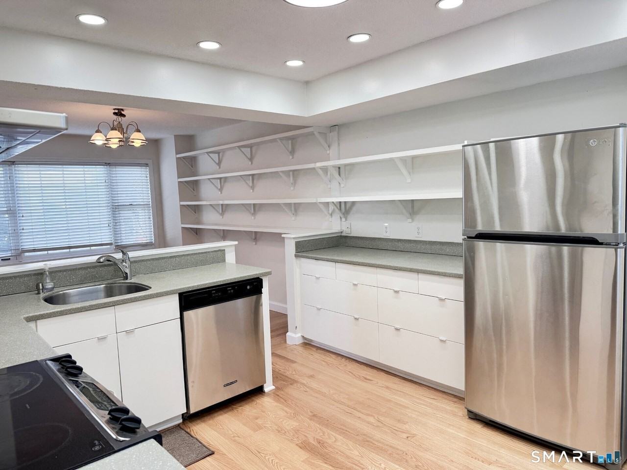52 Wilton Crst #52 - Photo 6 of 17
