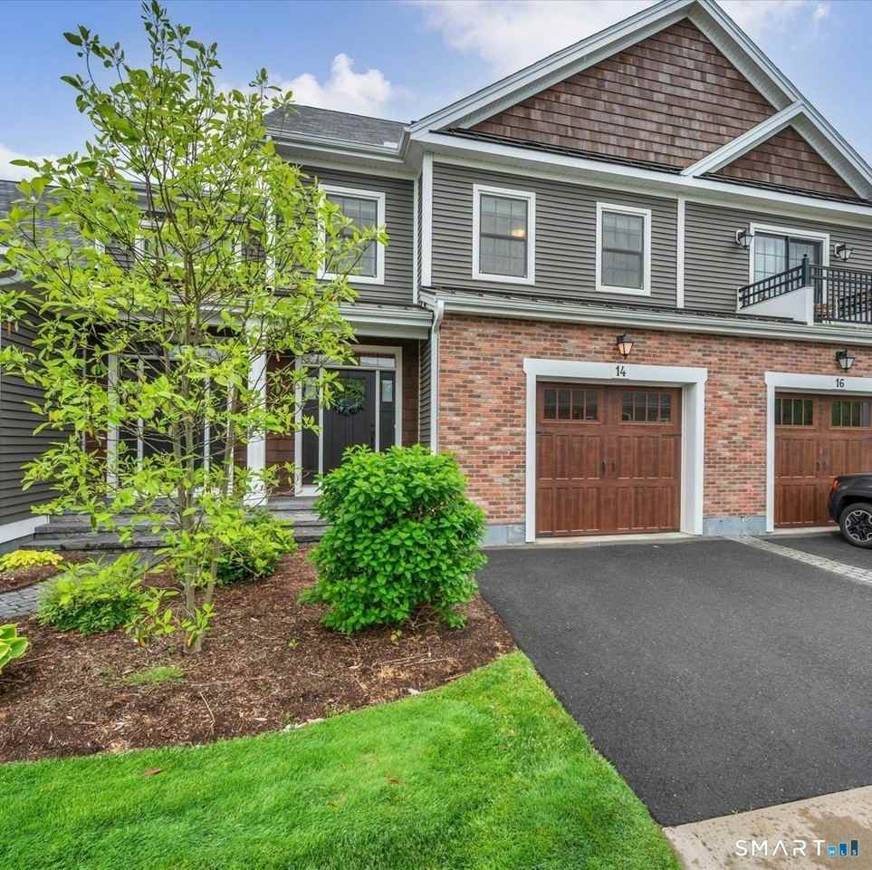 14 Yorkshire Ct #14 - Photo 2 of 34