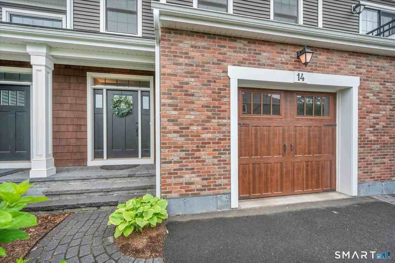 14 Yorkshire Ct #14 - Photo 3 of 34