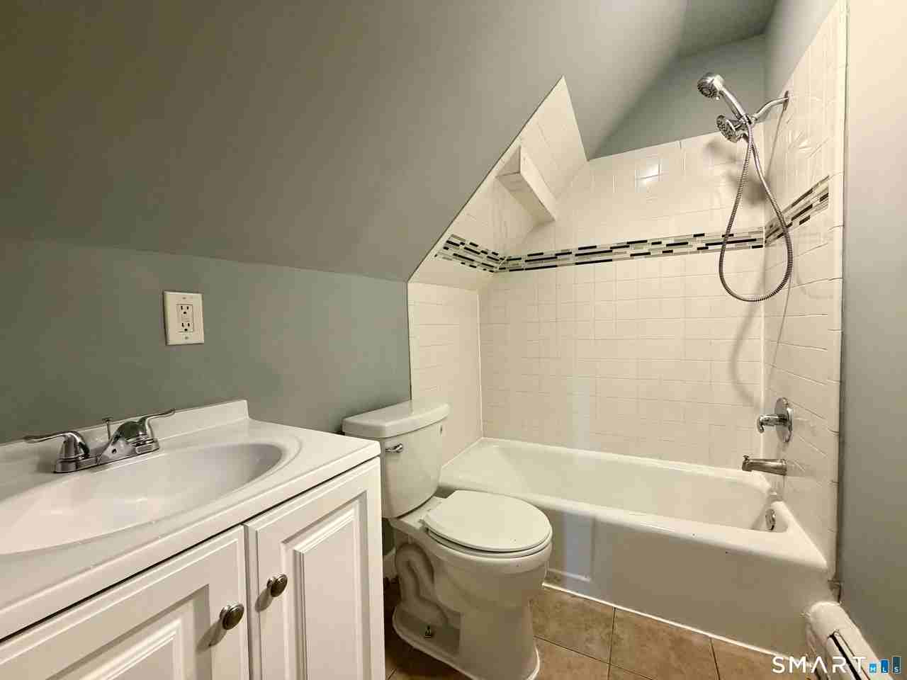 249 Black Rock Ave #3L - Photo 7 of 10