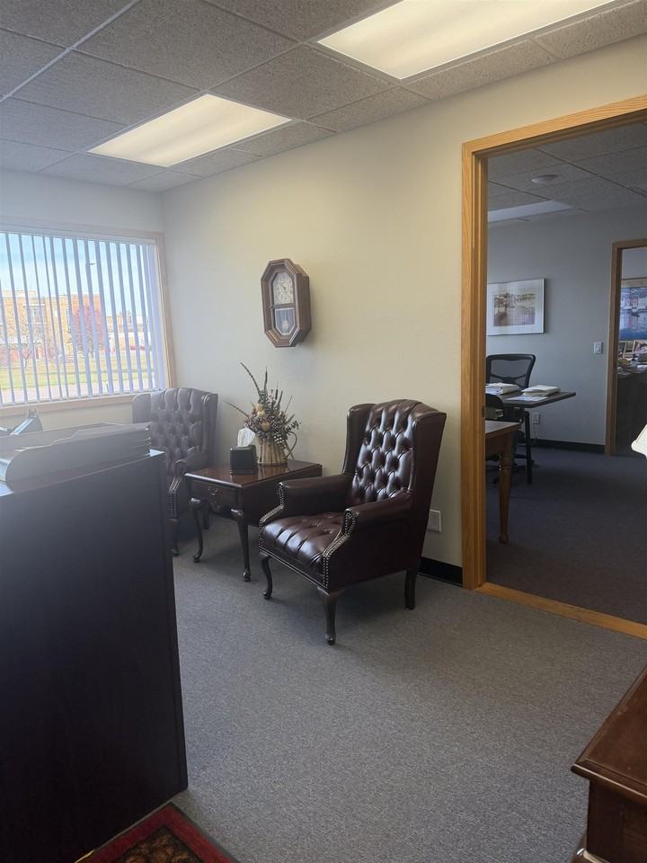 400 Daly Ave - Photo 3 of 11