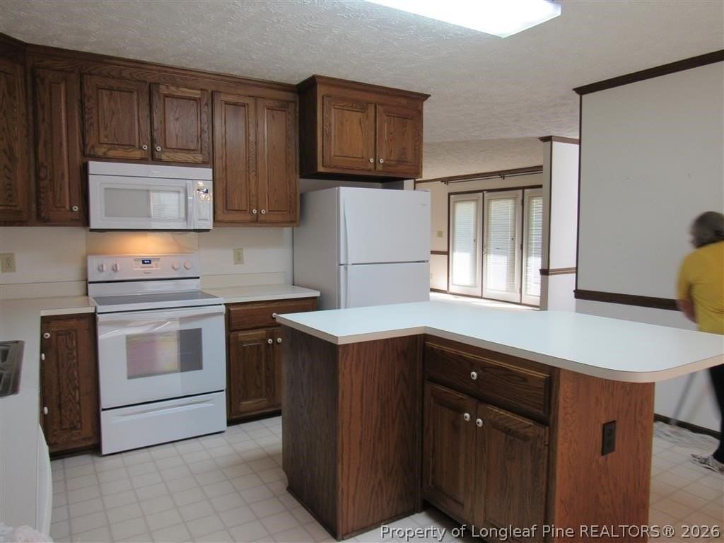 7528 Mcfrench Dr - Photo 5 of 10