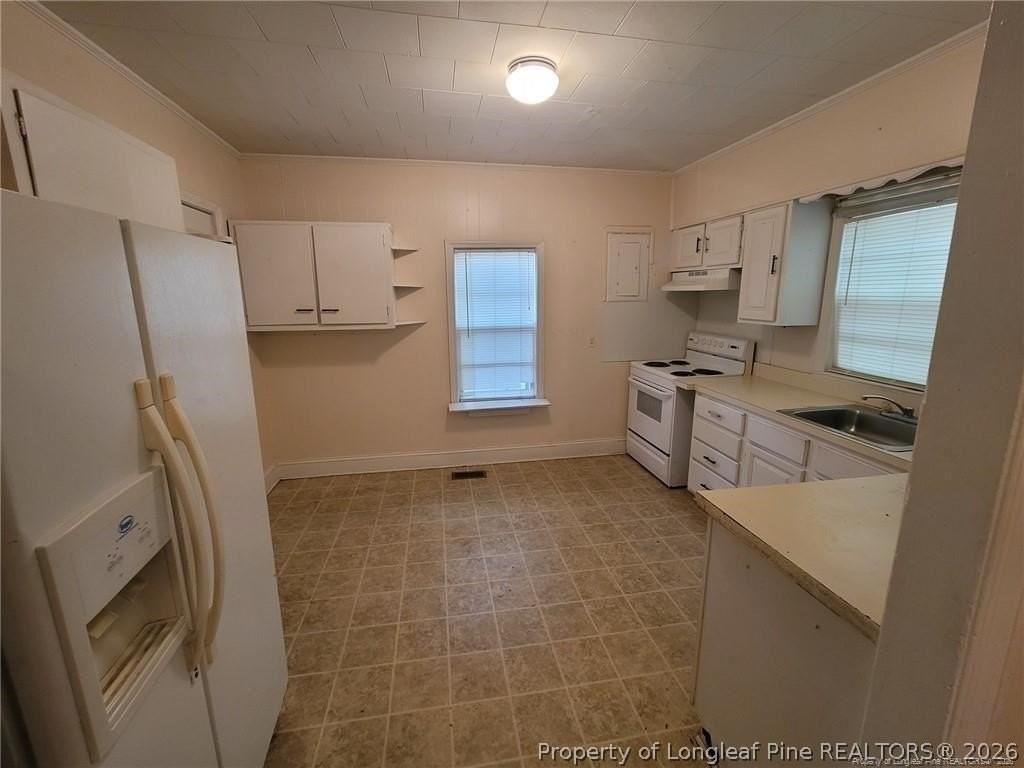 3915 Russell St - Photo 3 of 9