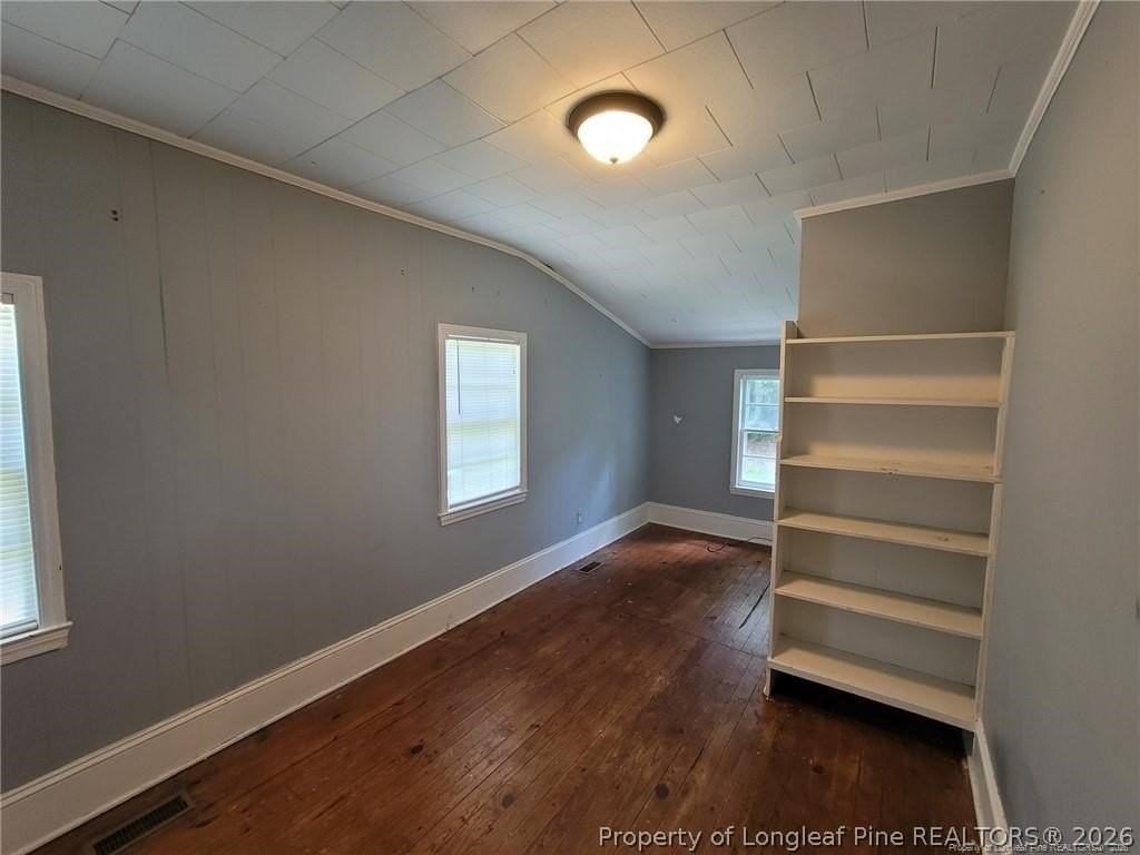3915 Russell St - Photo 6 of 9