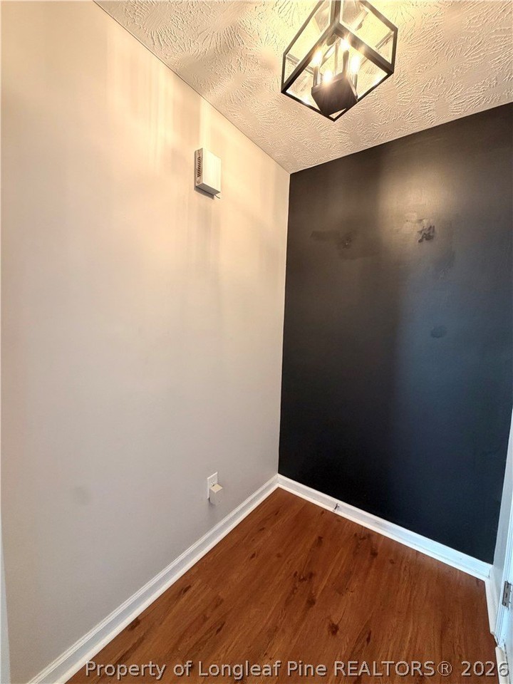 210 Roanoke Dr - Photo 2 of 34