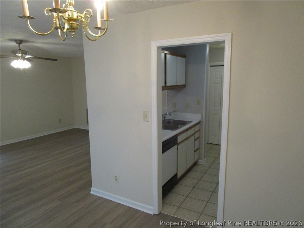 217 Waterdown Dr Apt 3 - Photo 6 of 21