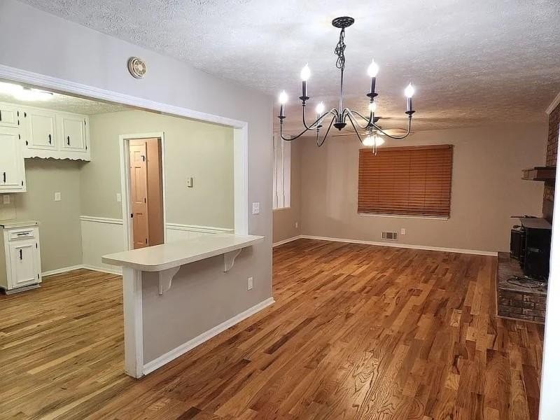 1304 Vine St Ne - Photo 5 of 16