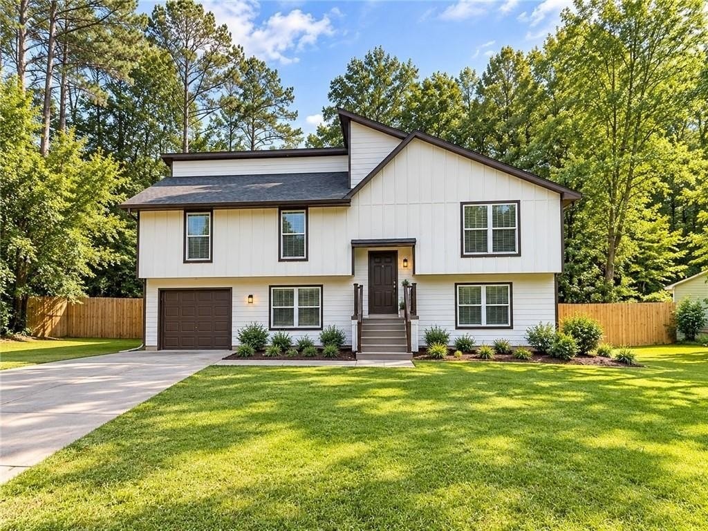 4720 Jamerson Forest Cir - Photo 2 of 46