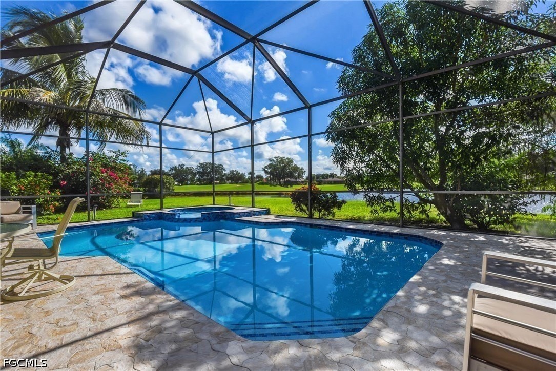 12083 Mahogany Isle Ln - Photo 3 of 30