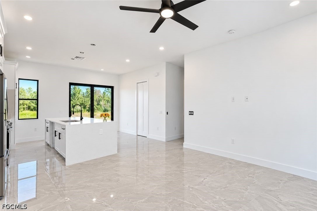 991 Plantation Rd - Photo 2 of 12