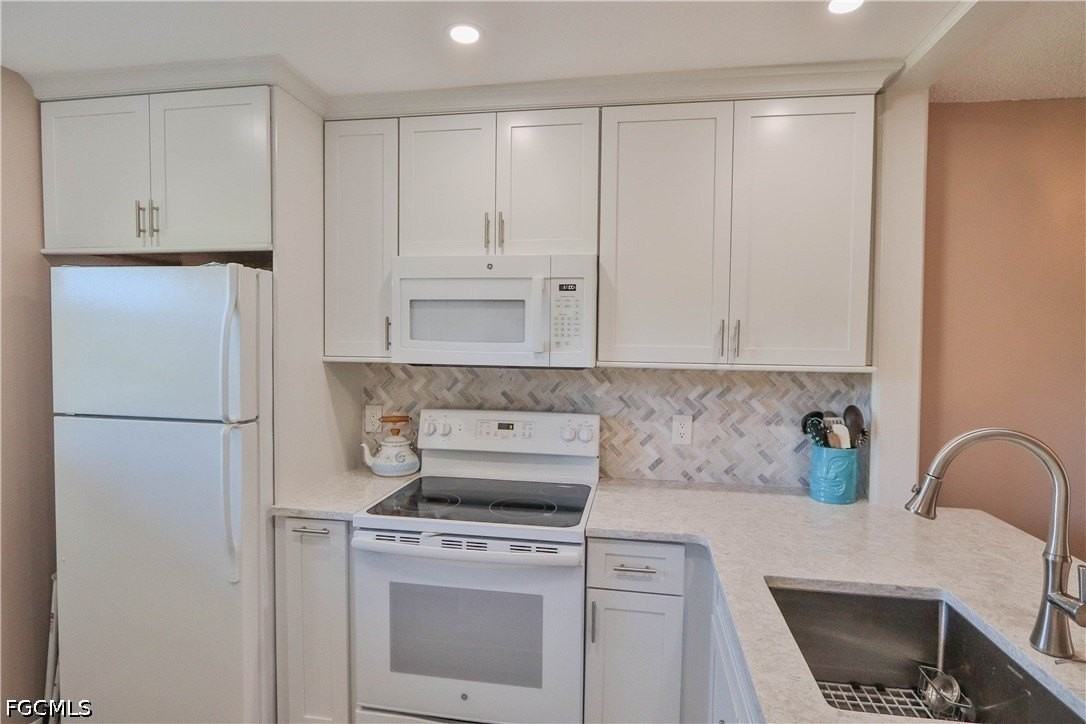 9281 Central Park Dr #206 - Photo 3 of 18
