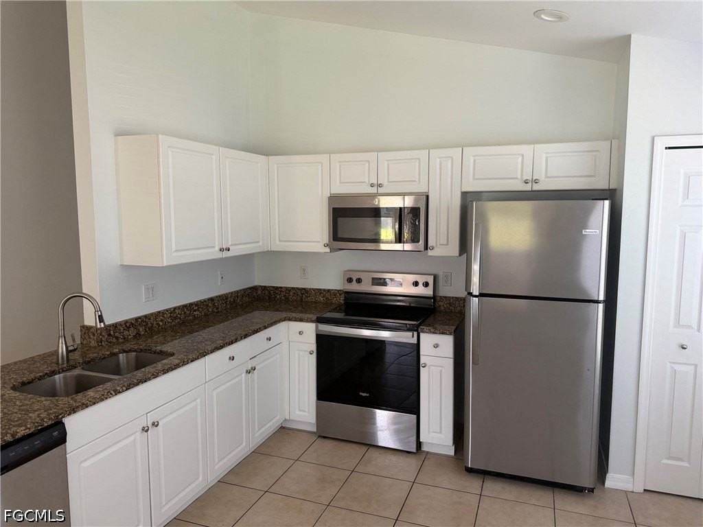 930 Se 13th Ter - Photo 2 of 10
