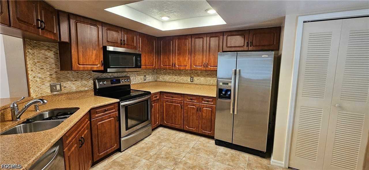 9640 Windsor Gardens Ln #104 - Photo 3 of 22