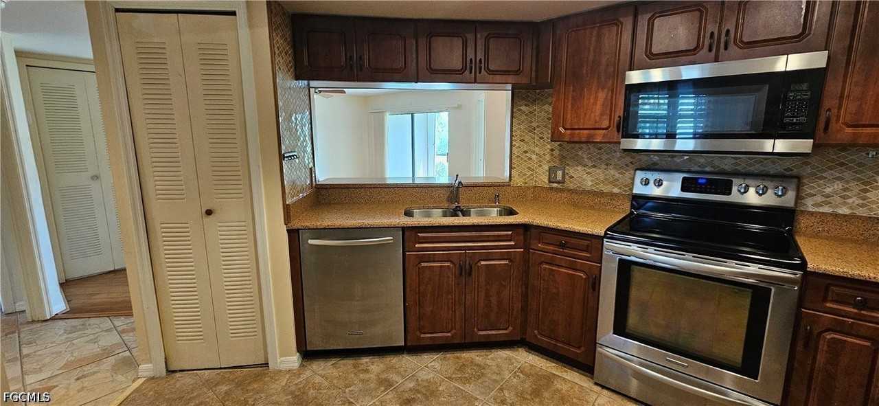 9640 Windsor Gardens Ln #104 - Photo 4 of 22