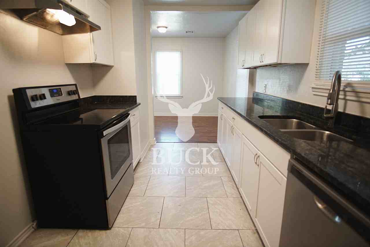 1400 Ne 43rd St #1 - Photo 4 of 18