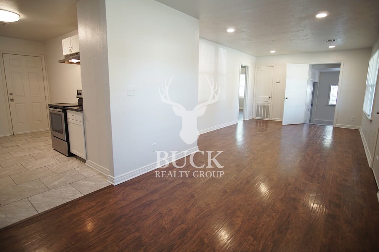 1400 Ne 43rd St #1 - Photo 5 of 18