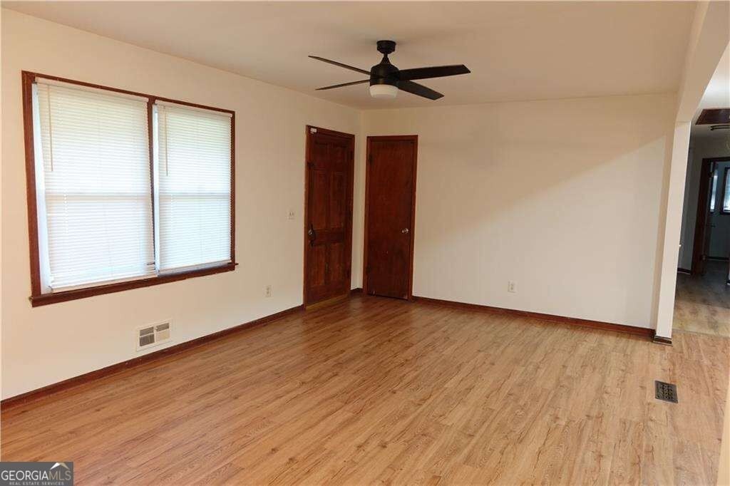 186 Zelma St Sw - Photo 7 of 22