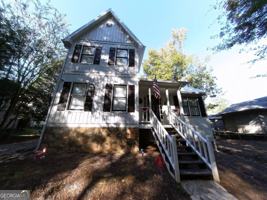 featured image of 1240 Stoneridge Cir
