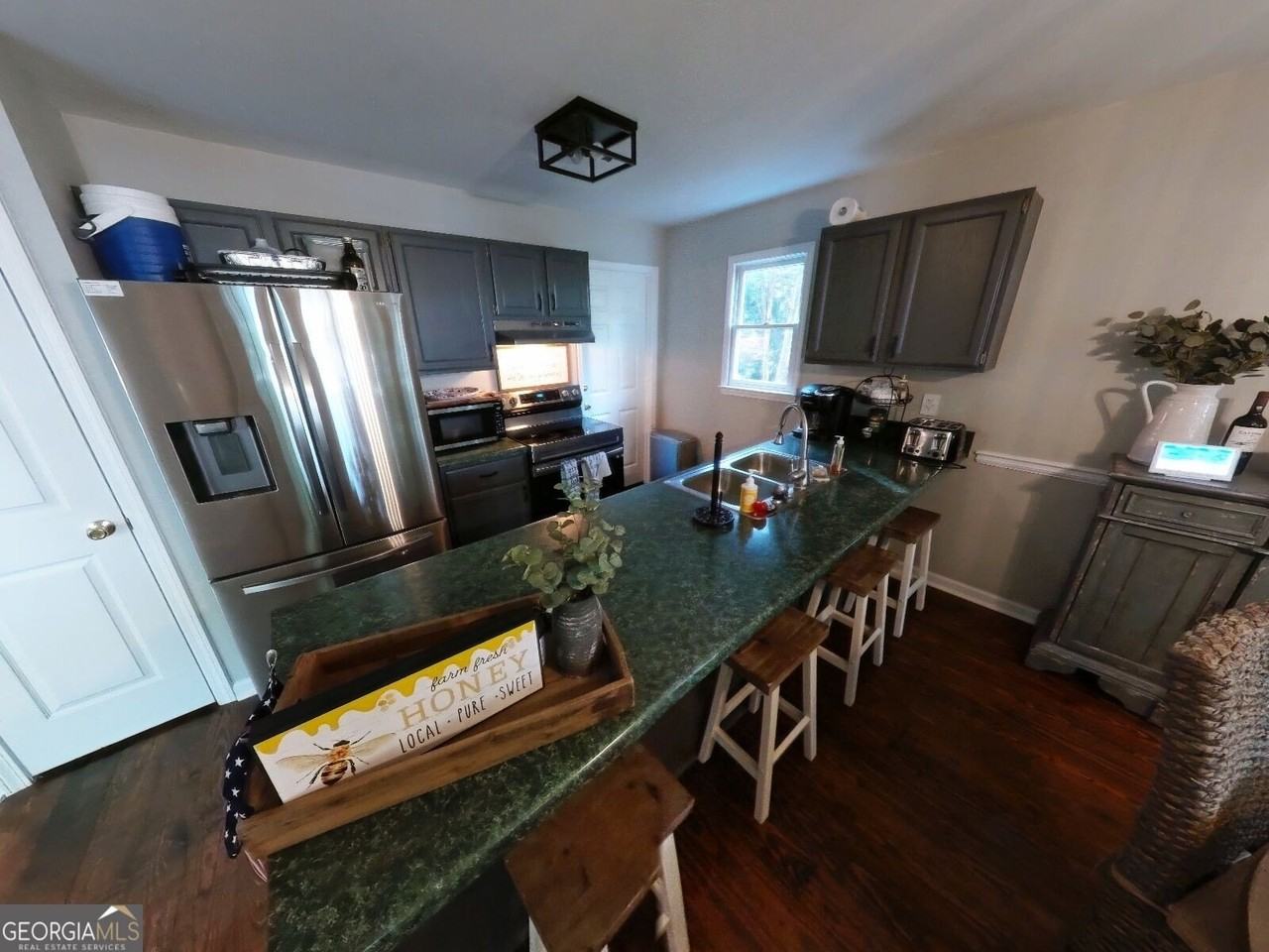 1240 Stoneridge Cir - Photo 6 of 12