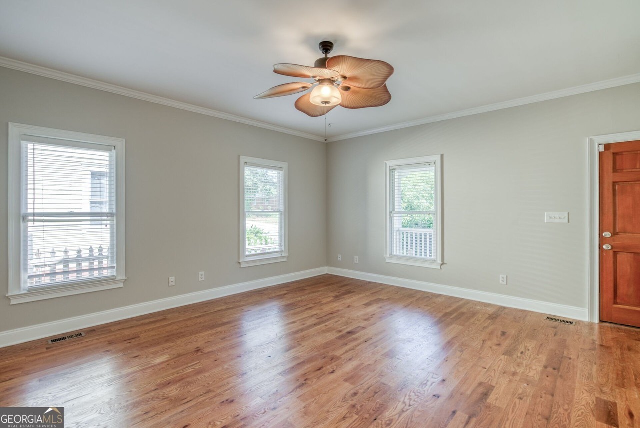 264 E Jefferson St - Photo 6 of 24