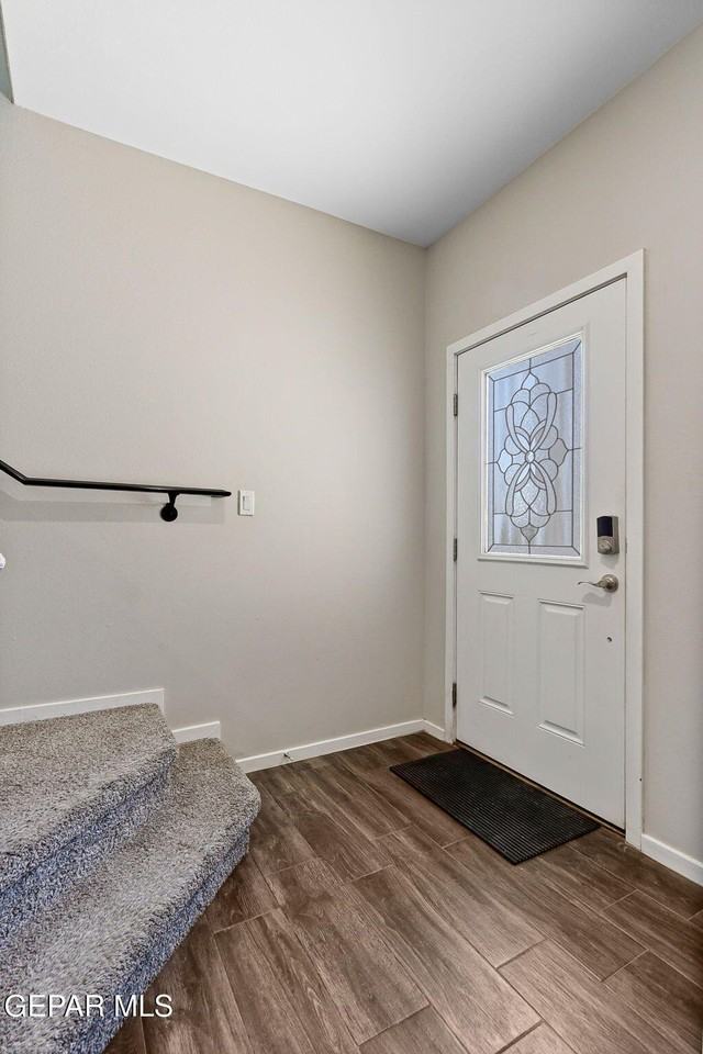 908 Betton Pl - Photo 4 of 38