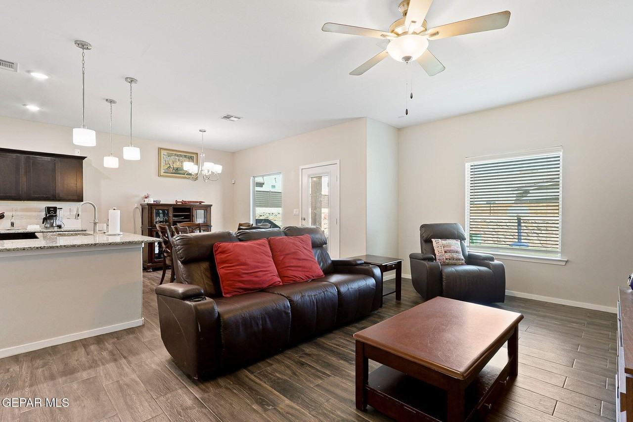 908 Betton Pl - Photo 7 of 38