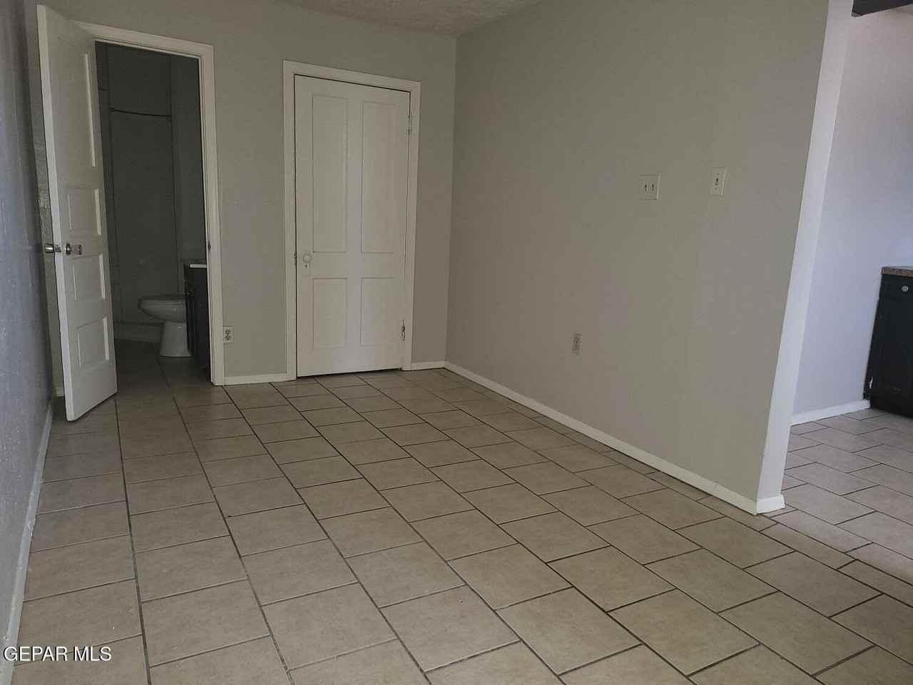 1111 N Cotton St #L - Photo 4 of 8
